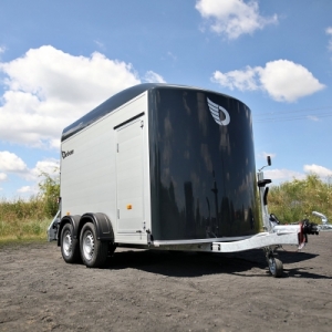 REMOLQUE DE CARGA Y CAJA CERRADA DEBON ROADSTER C 500  