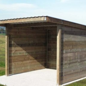 REFUGIO DE MADERA PARA CABALLOS CHEVAUX CONFORT